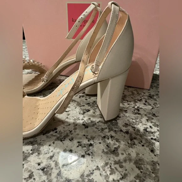 Kate Spade ♠️ Rosa Pearl leather Heels. - Picture 10 of 17